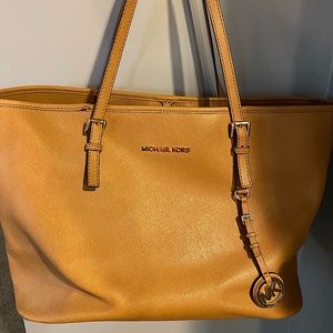 MICHAEL KORS Jet Set Medium Tote